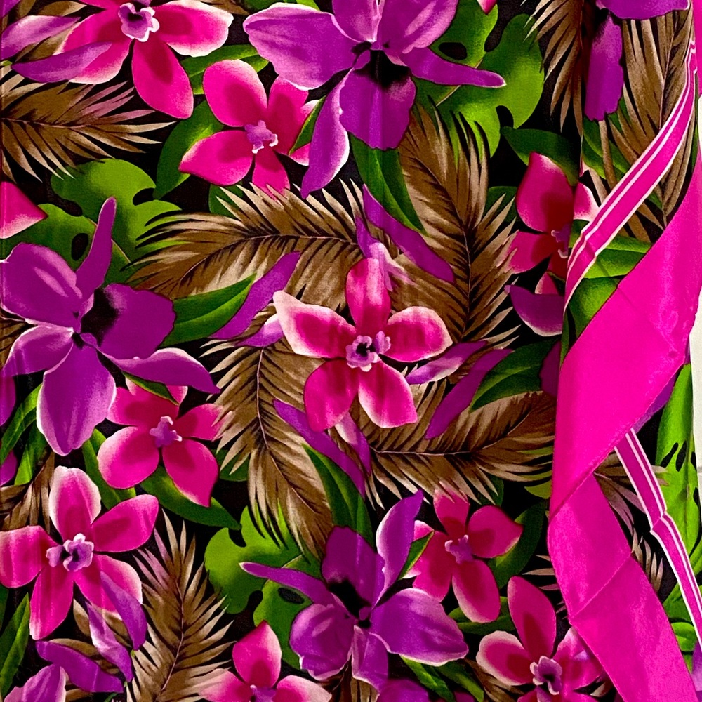 NWOT Oscar de la Renta silk scarf in fuschia